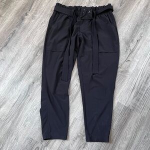 Athleta Black Skyline Belted Pants Size 10 P Women’s Athleisure Elastic Waist